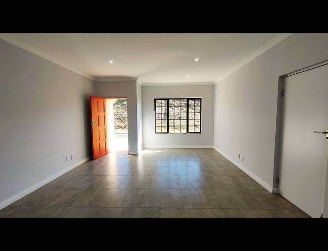 2 BEDROOM SIMPLEX FOR SALE IN EAGLE RIDGE ESTATE
